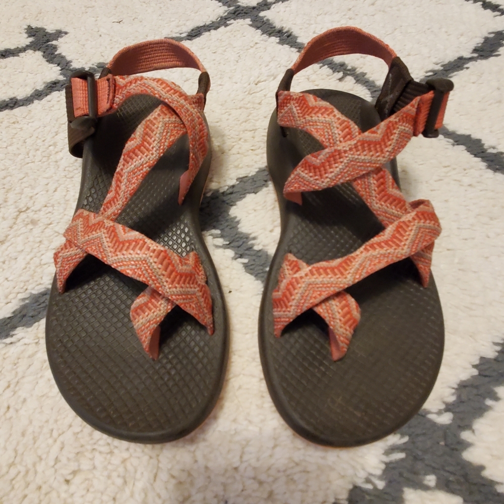Coral Chacos